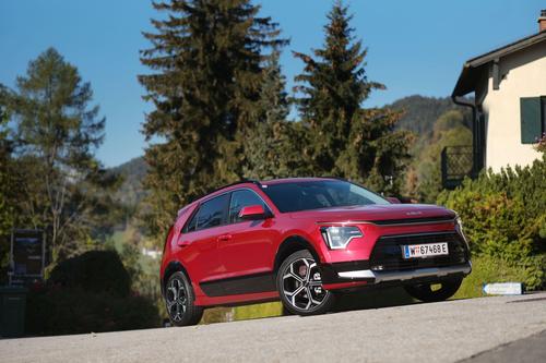 Foto in Schrägansicht des KIA Niro