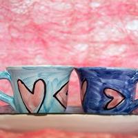 Illustration DIY-Tassen mit Kindern bemalen